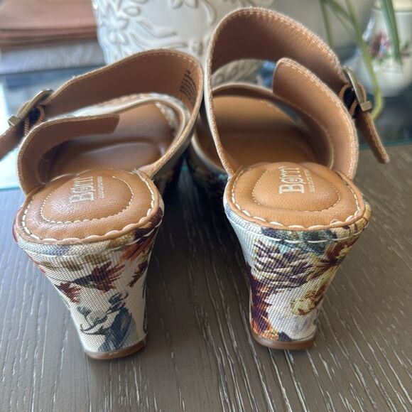 Born Women's Cream Leather Floral Print Buckle Wedge Comfortable Sandals Size 7M - Picture 3 of 12